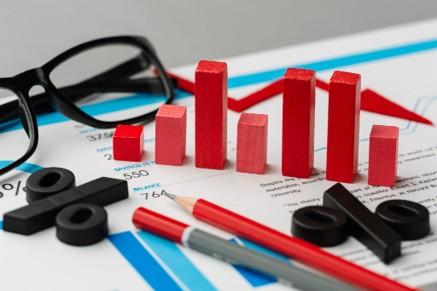 Decidir con información incompleta: qué entrena el póker sobre el proceso de decisión 